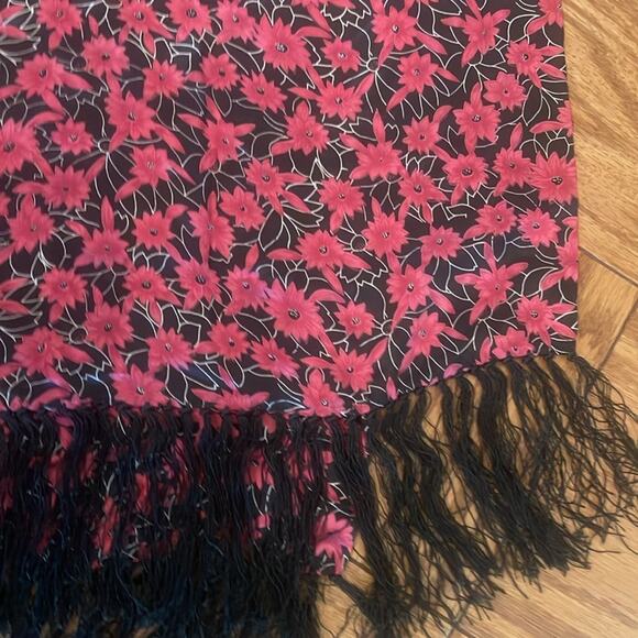 Vintage 100% silk woman's Floral Red and Black Scarf - Picture 3 of 11